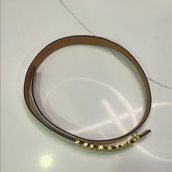 MOSCHINO Milano White Leather Belt with Gold Buckle - Picture 7 of 8